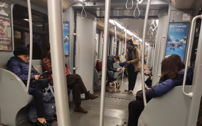 A Milano è allarme accattonaggio con cani, servono più controlli