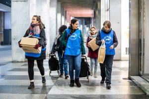 Nel 2021 è stato avviato “Amici di strada, Compagni di vita” con la creazione di una unità di strada nelle zone di Lambrate, San Babila, Corso Europa, Arco della Pace e Darsena, per la distribuzione di beni essenziali e l’erogazione di cure veterinarie ai cani dei senza dimora