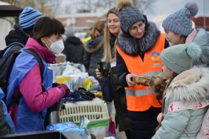 Save the dogs at the border between Ukraine and Romania in the very fist days of the conflict